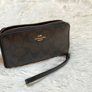 Coach Wallet In Brown Signature Canvas Wrist Strap